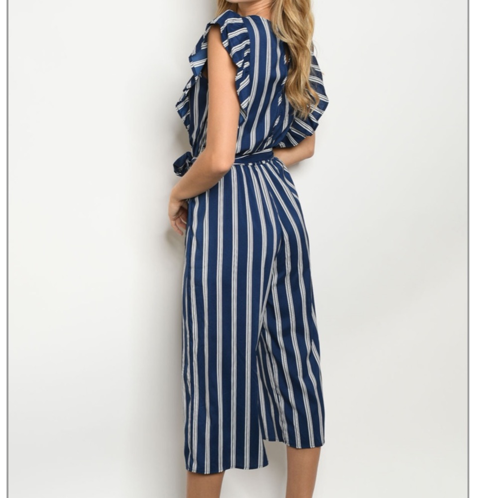 NEW‼️NAVY IVORY RUFFLE SLEEVES- jumpsuit - Picture 3 of 3